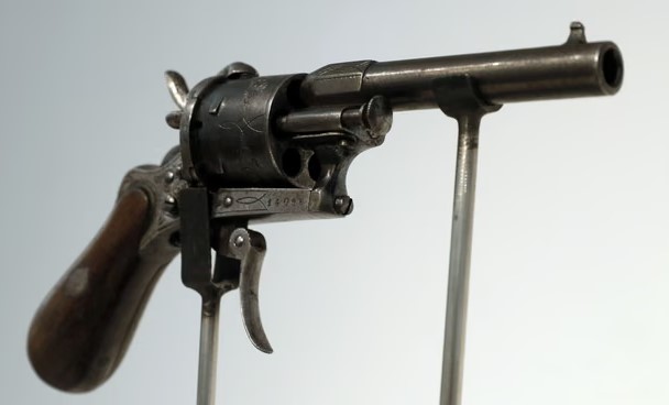 Gun that almost killed Arthur Rimbaud sells for €435,000 at Paris auction